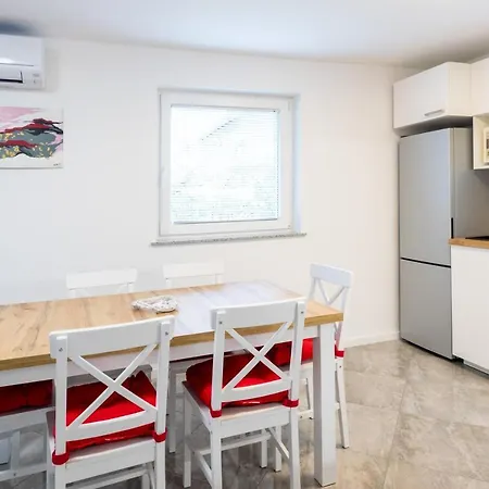 Aparthouse Jana Breg Apartman Zirovnica