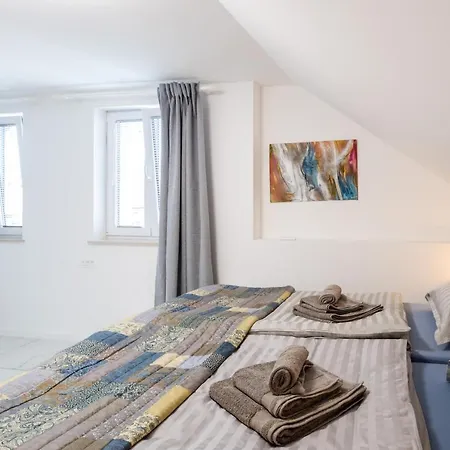 Aparthouse Jana Breg شقة زيروفنيكا