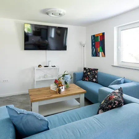 Aparthouse Jana Breg شقة زيروفنيكا