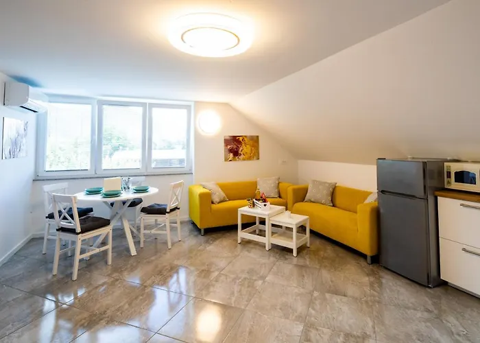 Aparthouse Jana Breg דירה Zirovnica