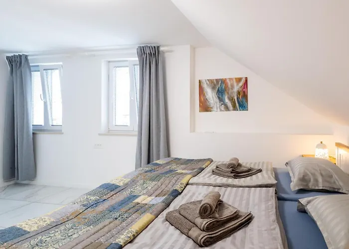 Aparthouse Jana Breg דירה Zirovnica