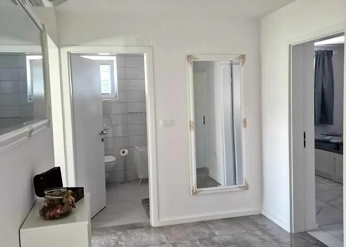 Aparthouse Jana Breg Zirovnica